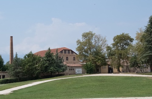 Trikala Apartment | Convenient Home Near Meteora Monasteries with Ocean View