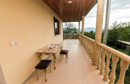 Odzun House | Family-Friendly Getaway at Big House Amoj