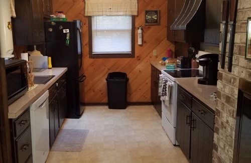 Mount Gretna House | Spacious Retreat in Mount Gretna: Pool, Spa & Top Ratings!