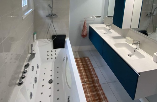 Douai House | Welcoming Big House in Douai Center with Family Amenities