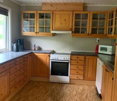Flakstad House | Inviting Retreat in Beautiful Napp, Lofoten - Family Friendly