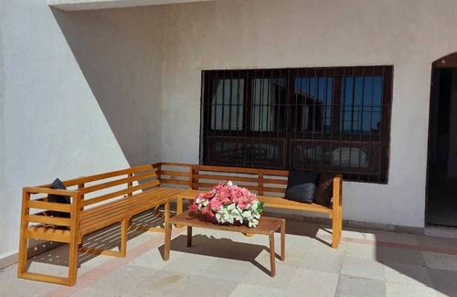 Bahia Kino Cottage | Beachfront Retreat in Bahia de Kino with Family-Friendly Amenities
