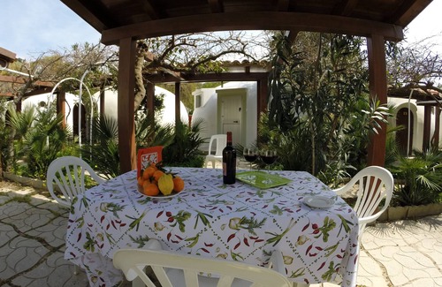 Sciacca Cottage | Family-Friendly Getaway with Ocean Views and Pool Access