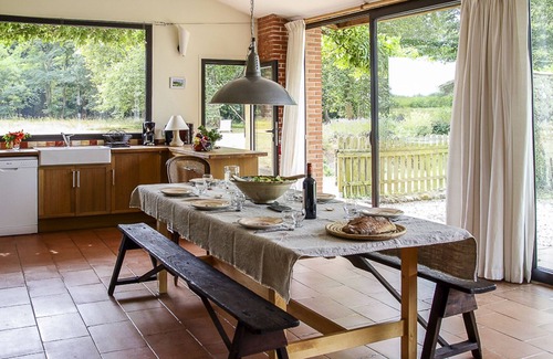 Saverdun House | Exceptional BIG HOUSE LIGHT: Pool, Spa & Family-Friendly