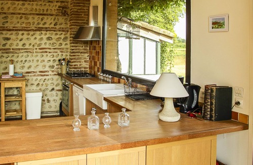 Saverdun House | Exceptional BIG HOUSE LIGHT: Pool, Spa & Family-Friendly
