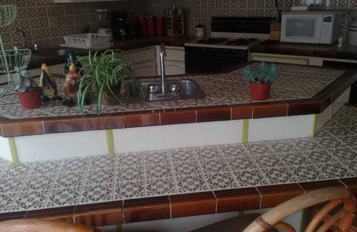 San Fernando House | Ideal Stay Near Papas n Beer - Big House Awaits You