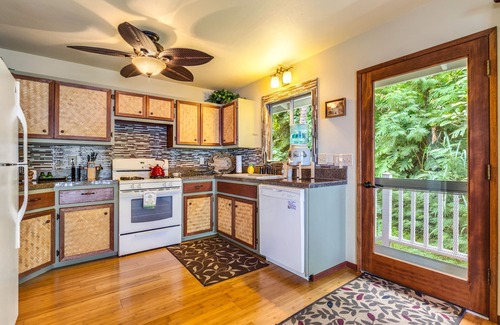Kona Paradise House | Oceanfront Escape: Guest Rated 9.8 at Big Island Paradise