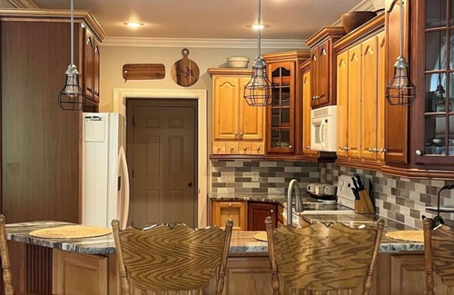 Roach House | BIG ISLAND TIME Lakefront Family Vacation Home-4 Bd-3.5 Bth-Sleeps15-Cove-Dock