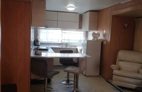 Ferreira-a-Nova House | Experience Nature at the Big L Caravan with Ocean Views
