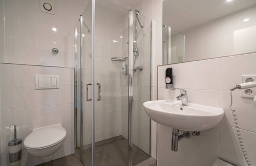 Gesundbrunnen Hotel | Experience BIG MAMA Berlin: Relaxing Spa & Family-Friendly Stay