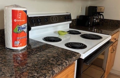Brooksville Apartment | Pet-Friendly Retreat at Big Oak - Top-Rated Family Getaway