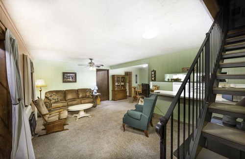 Jasper House | Experience Big Oak Cabin: Pet-Friendly Retreat Near Jasper