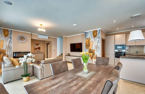 Kapelica Villa | Family-Friendly Hotel with Pool and Pet Amenities