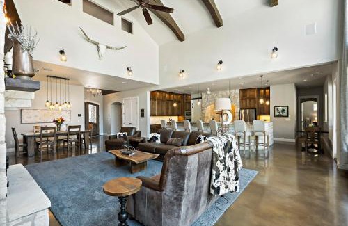 Wimberley House | Big Red Chicken Estate