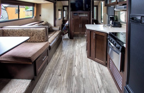 Buffalo City Cabin | Escape to Big River: Riverside Cabins with Family Amenities