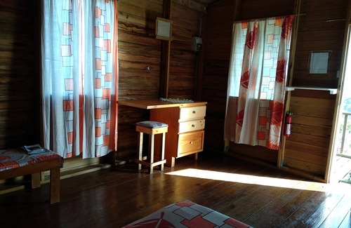 Crochu House | Budget-Friendly Big Sky Lodge: Family Amenities Await!