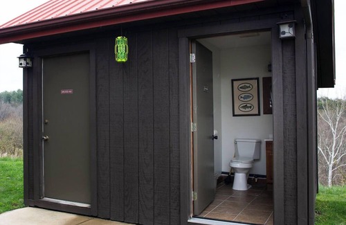 Logan Cabin | Explore Big Sky Lodge: Top-Rated Retreat in Hocking Hills