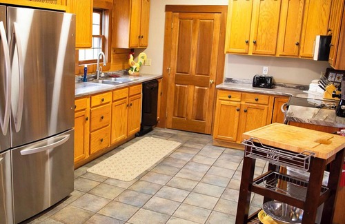 Logan Cabin | Explore Big Sky Lodge: Top-Rated Retreat in Hocking Hills