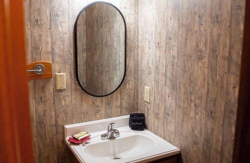Logan Cabin | Explore Big Sky Lodge: Top-Rated Retreat in Hocking Hills