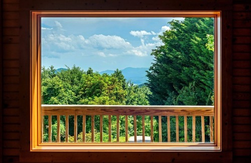 Old Fort Cabin | Big Sky Lodge | Breathtaking Lake Lure Views Await!