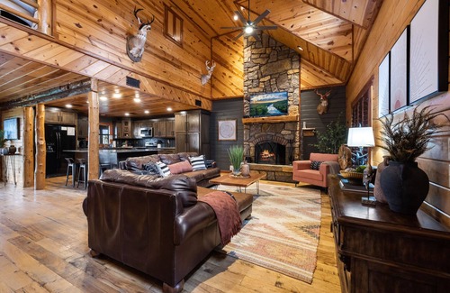 Broken Bow House | Big Sky Mountain Lodge: Guest Rated 10/10 with Scenic Views