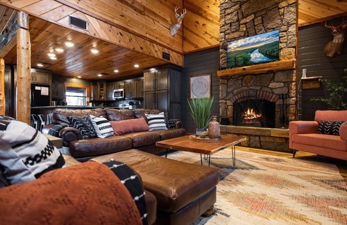 Broken Bow House | Big Sky Mountain Lodge: Guest Rated 10/10 with Scenic Views