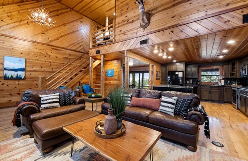 Broken Bow House | Big Sky Mountain Lodge: Guest Rated 10/10 with Scenic Views