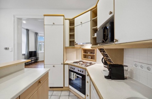 Funfhaus Apartment | Spacious Central Apartment in Vienna with Family-Friendly Amenities