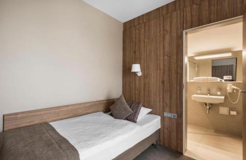 Ukmerge Hotel | Pet-Friendly Big Stone: 4-Star Hotel with Great Amenities
