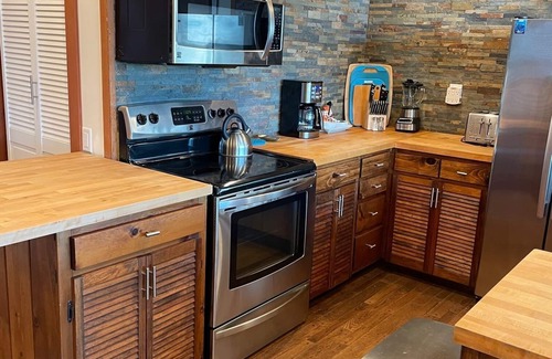 Northeast Carmel House | Experience Panoramic Views at Big Sur Lodge-Style House
