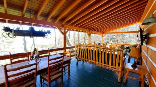Sugar Grove House | Explore Big Timber Creek Cabin: Pet-Friendly Retreat Awaits