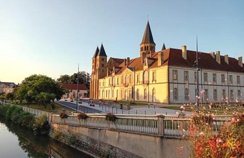 Paray-le-Monial House | Spacious Big Townhouse in Paray Le Monial for 25 Guests