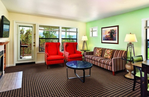 Angels Camp Resort | Experience Big Tree Country with Pool, Spa & Family Fun