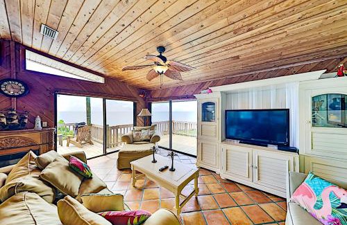 Key Largo House | Oceanfront Escape at Big View Hideaway - Pet Friendly Retreat