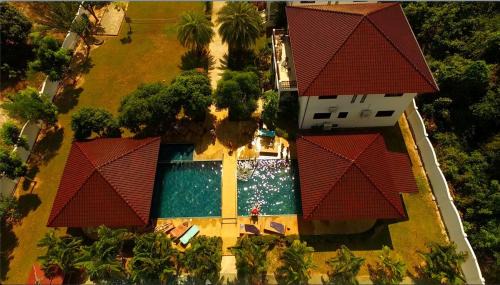 Chakphong Villa | Big Villa at CET Resort Padelcenter with Pool Padel Tennis
