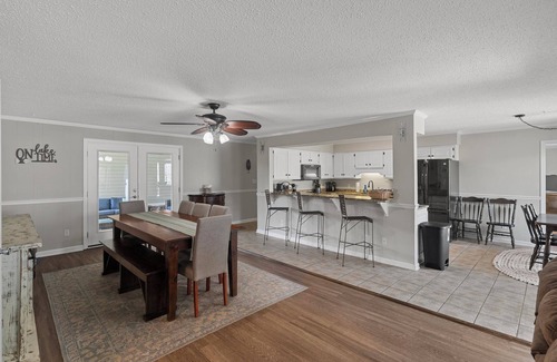 Shorterville House | BIG WATER views in Abbeville: 3BR, Master Ste, Hot Tub, Ice Machine, Beach Area
