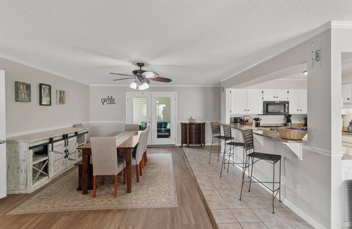 Shorterville House | BIG WATER views in Abbeville: 3BR, Master Ste, Hot Tub, Ice Machine, Beach Area