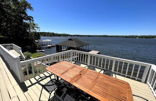 Valley House | Scenic Lake Harding Getaway with Pool & Breakfast Included