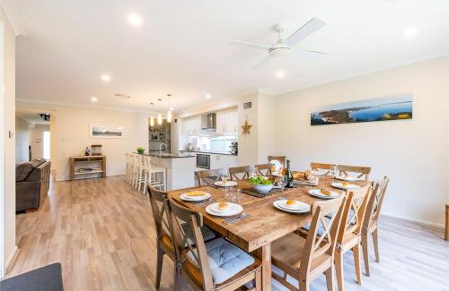 Nelson Bay House | Spacious Big Wave at Shoal Bay with Ocean View Amenities