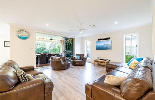 Nelson Bay House | Spacious Big Wave at Shoal Bay with Ocean View Amenities
