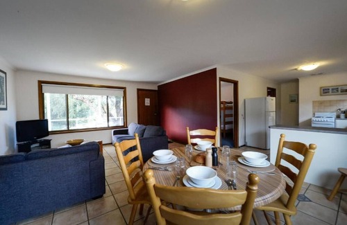 Port Elliot Cabin | Pet-Friendly BIG4 Breeze Holiday Parks with Ocean Views