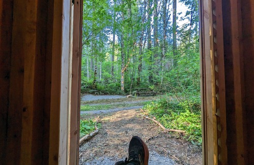 Ashford RV Rental | Explore Bigfoot's Bivvy Tent Site Near Mt. Rainier