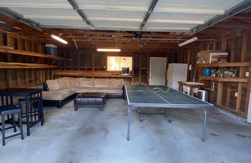 Willow Creek House | Discover Bigfoot - Trinity Mountain Retreat with Pool & Pets
