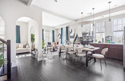 Bushwick Apartment | Biggest Duplex 6BD in Bushwick for 16 Guests