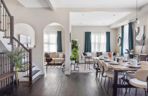 Bushwick Apartment | Biggest Duplex 6BD in Bushwick for 16 Guests