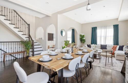 Bushwick Apartment | Biggest Duplex 6BD in Bushwick for 16 Guests