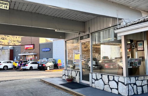 Biggs Junction Hotel | Comfortable Stay at Biggs Nu-Vu Motel with Breakfast Included