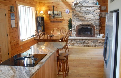 Nathrop Cabin | Inviting Bighorn Lodge: Cozy Cabin with Scenic Views