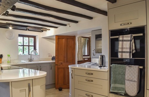 Penny Bridge Cottage | Top-Rated 4 Bedroom Stay with Ocean View in Ulverston
