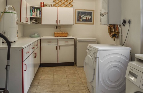 Penny Bridge Cottage | Top-Rated 4 Bedroom Stay with Ocean View in Ulverston